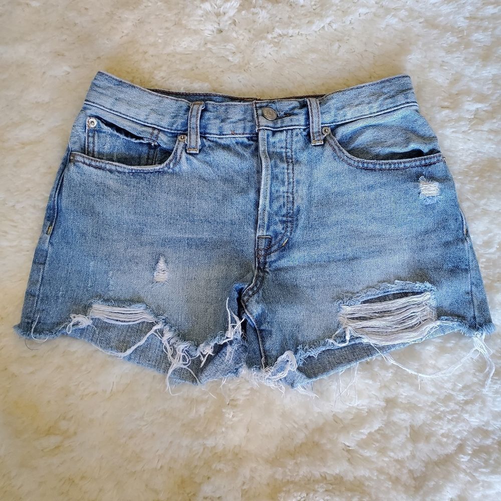 We The Free Women's Short Shorts Size 26 Regulas Distressed